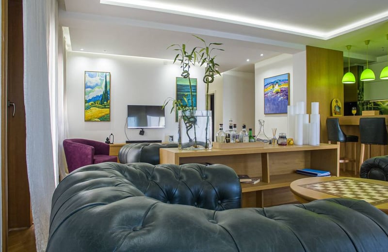 Rental of a spacious 3-room apartment, 126 m², central Belgrade, Serbia